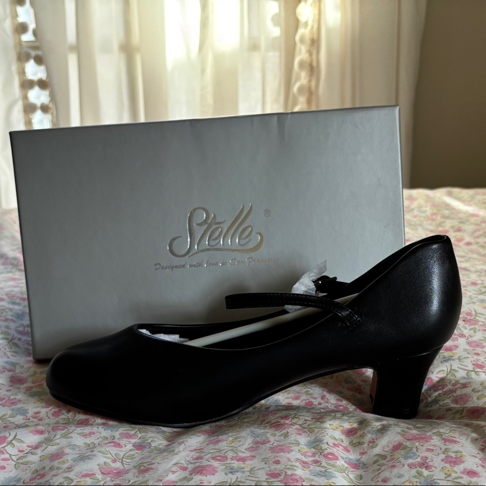 Stelle Character shoes 1 1/2 heek. NWB
